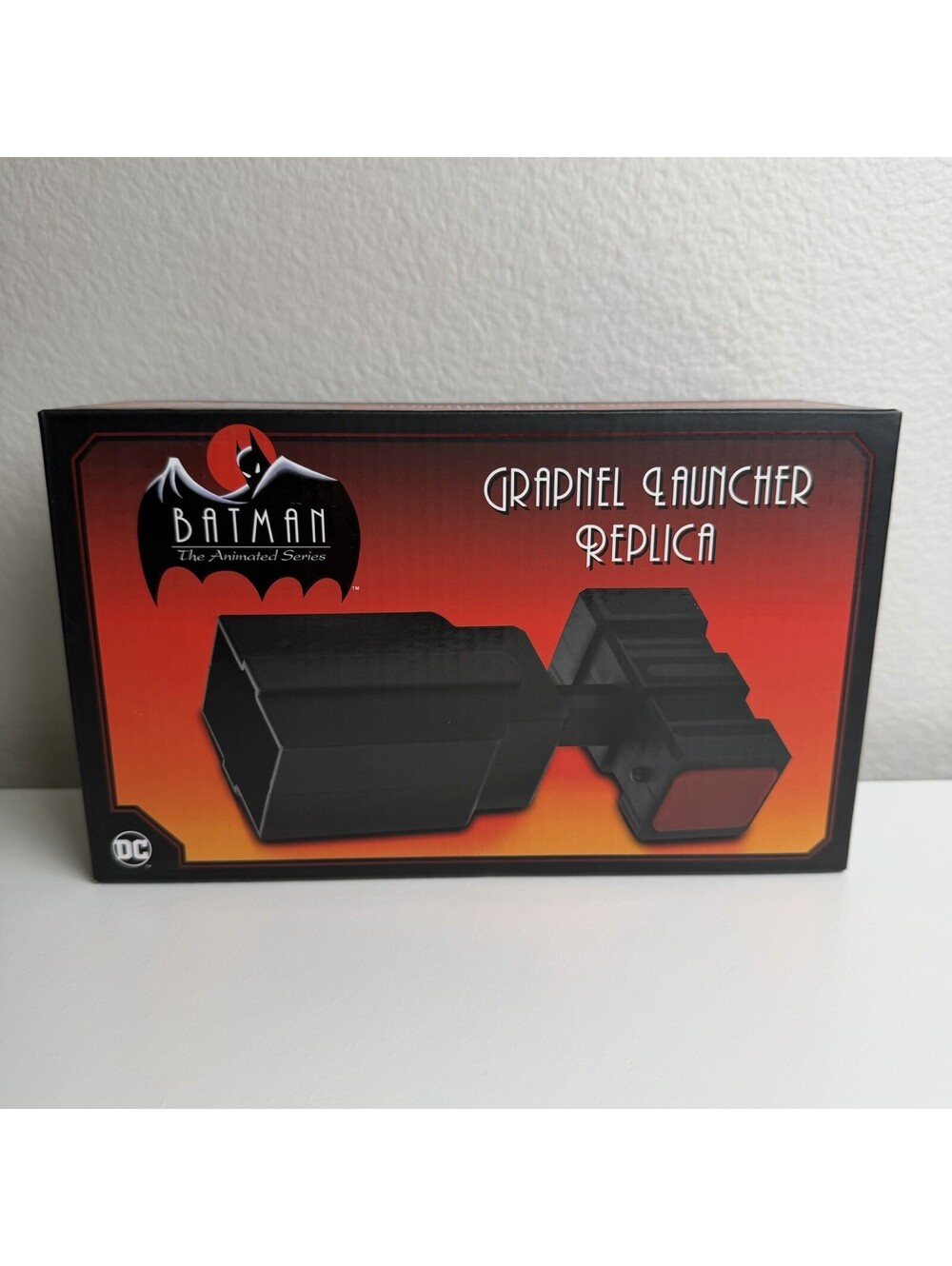 NECA Batman The Animated Series Grapnel Launcher Replica Prop 2021 New Boxed DC